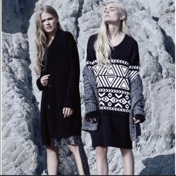 BCBG Holland Roden Black and white sweater Dress XS/S - Picture 3 of 9